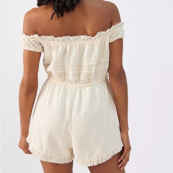 NEW UO Evie Off-The-Shoulder Check Romper Cream - Size XS (NWT) - Picture 2 of 6